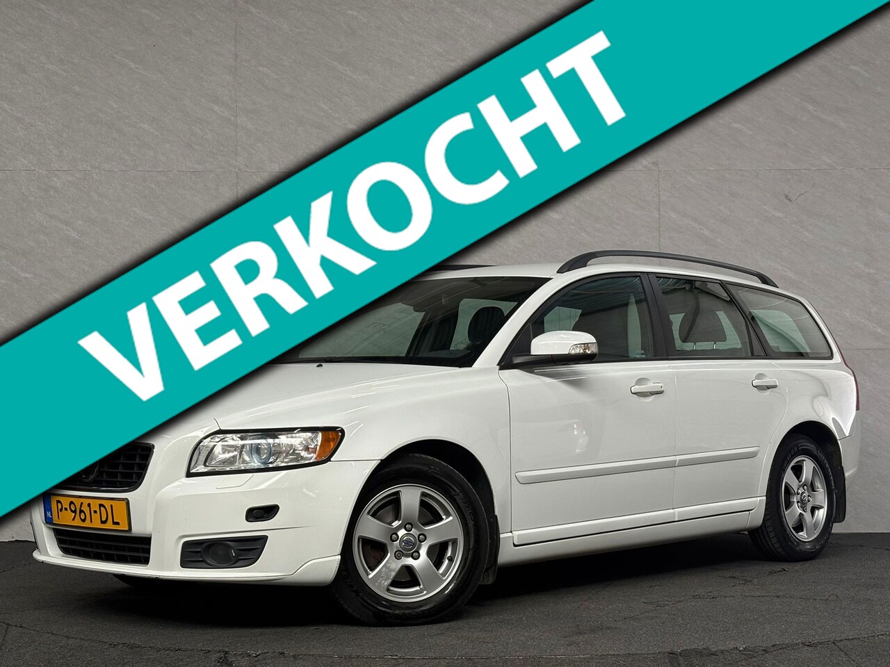 Volvo V50 - 1.8F - Cruise - Radio - Airco - Lage Km stand! - AutoWereld.nl