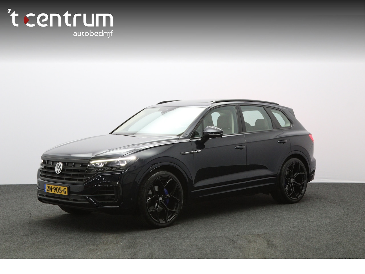 Volkswagen Touareg - 3.0 TDI R-Line 3.0 TDI 286 PK R-Line, Luchtvering, Trekhaak, Panoramadak, Adap. Cruise Control - AutoWereld.nl
