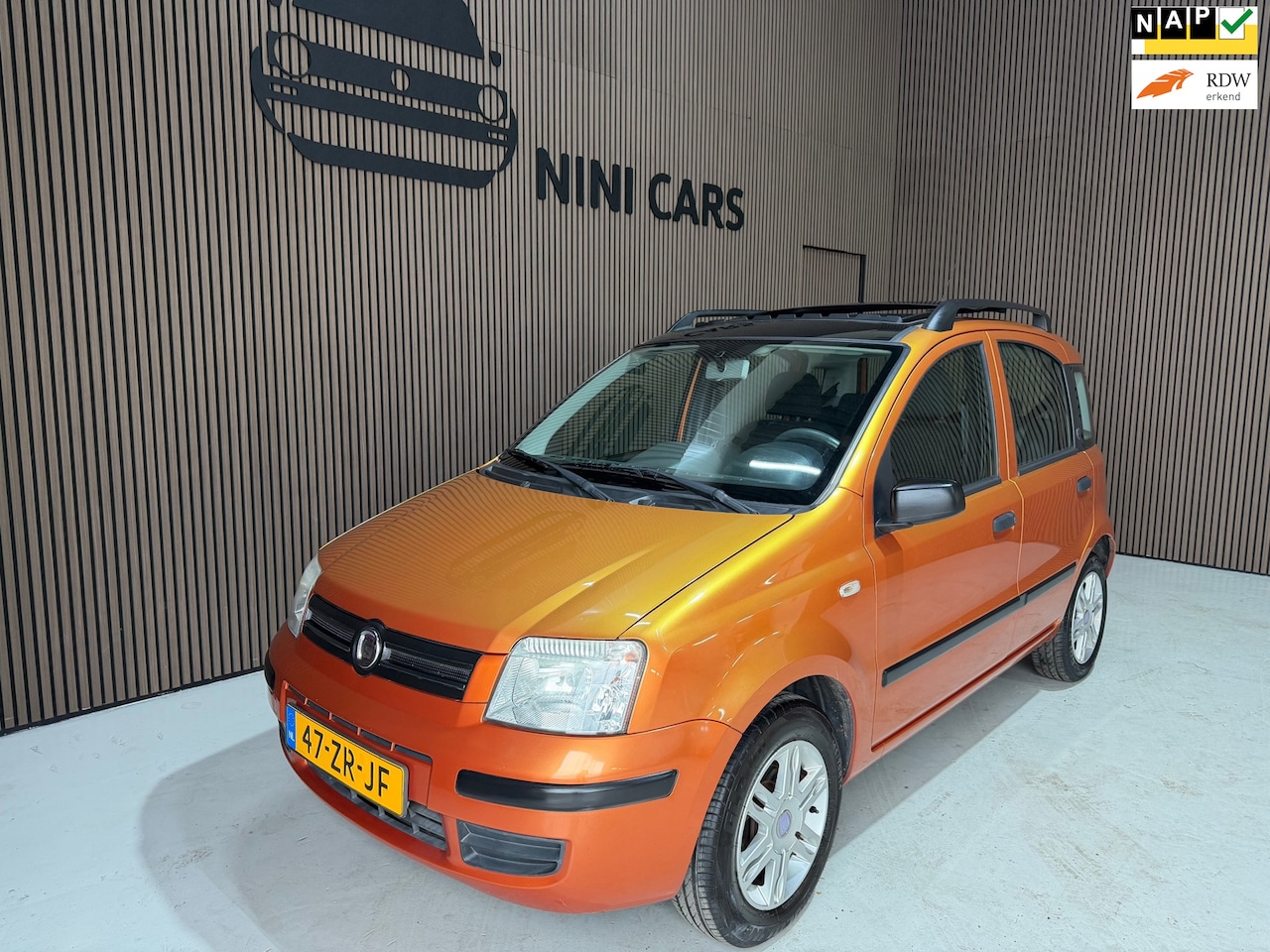 Fiat Panda - 1.2 Emotion Pano/Zeer netjes/Lage kilometers - AutoWereld.nl