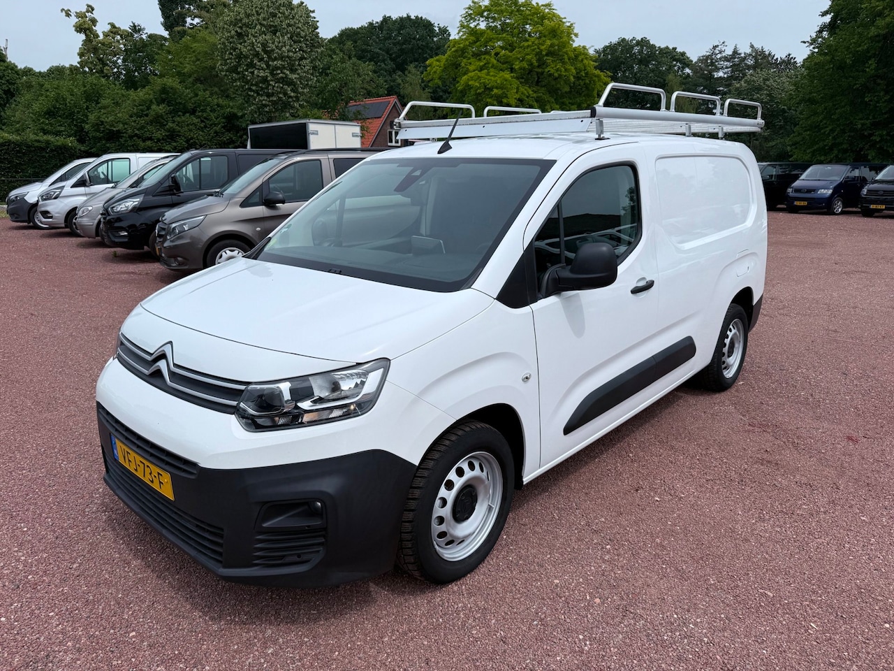 Citroën Berlingo XL - 1.5 BlueHDI Club L2 Automaat / Imperiaal / Camera's ( Peugeot Partner) - AutoWereld.nl