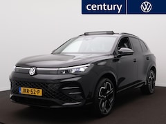 Volkswagen Tiguan - 1.5 eHybrid R-Line Edition DSG / Panoramadak / Wegklapbare trekhaak / Achteruitrijcamera /