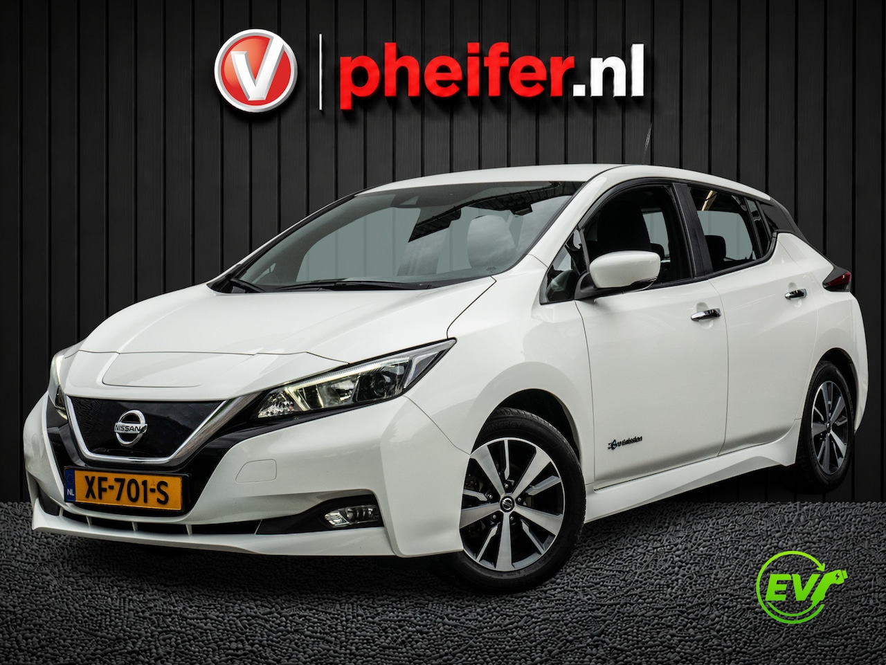 Nissan LEAF - Acenta 40 kWh SOH 83% Navigatie/ Carplay/ Camera/ Adapt. cruise/ Lmv/ Blindspot - AutoWereld.nl