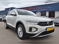 Volkswagen T-Roc - 1.5 TSI Life 75 Edition , VIRTUAL COCKPIT , NAVI , CR CONTR , LED KOPL , PDC V+A , A UITRI