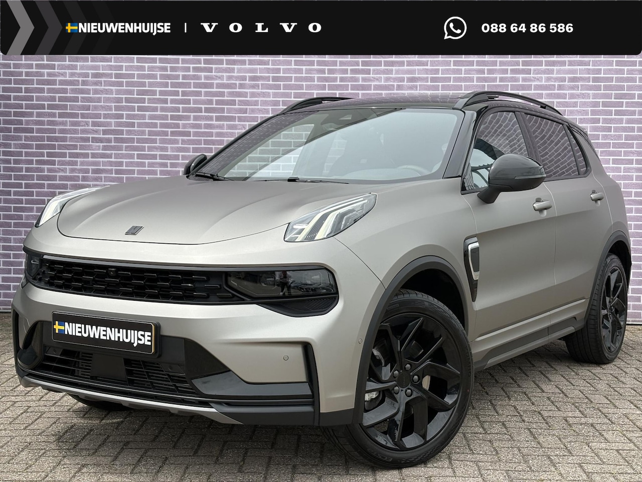 Lynk & Co 01 - 1.5 | Matt Grey Aluminium  | Trekhaak | Zwarte hemelbekleding | Apple Carplay/Android Auto - AutoWereld.nl