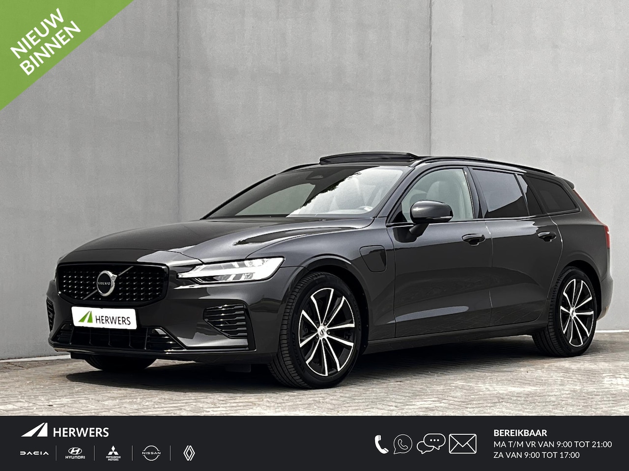 Volvo V60 - 2.0 T8 Plug-in hybrid AWD Plus Dark / Dealer onderhouden / Leder / Panorama schuifdak / El - AutoWereld.nl