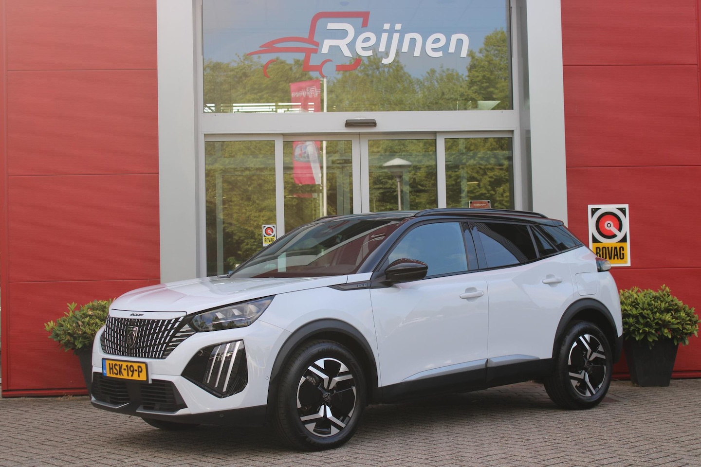 Peugeot 2008 - 1.2 Hybrid 145 GT PACK | ELEKTRISCH BEDIENBARE BESTUURDERSSTOEL | NAVIGATIE | FULL LED KOP - AutoWereld.nl