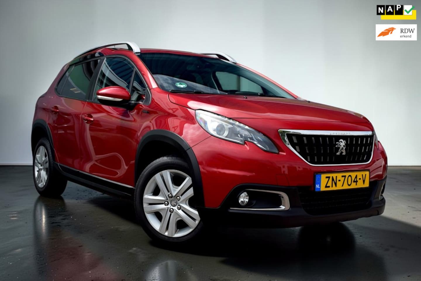 Peugeot 2008 - 1.2 PureTech Signature 1.2 PureTech Signature, Automaat, Apple carplay, Navigatie, Airco, Lichtmetalen velgen - AutoWereld.nl