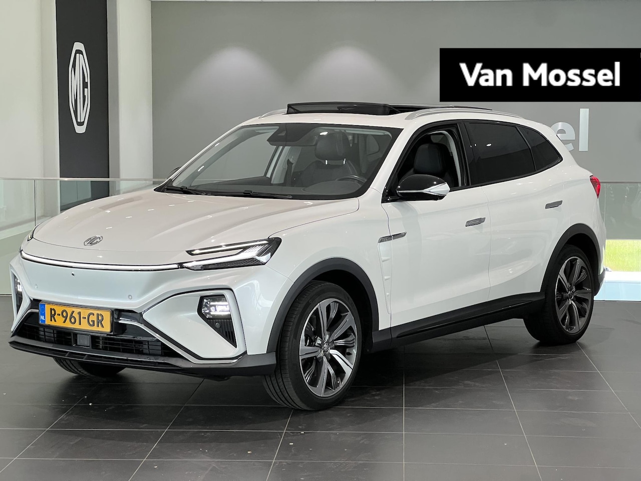MG Marvel R - Luxury 70 kWh | Leder | Panoramadak | 360 Camera | Navi | Led Sfeerlicht | Stoelverwarming - AutoWereld.nl
