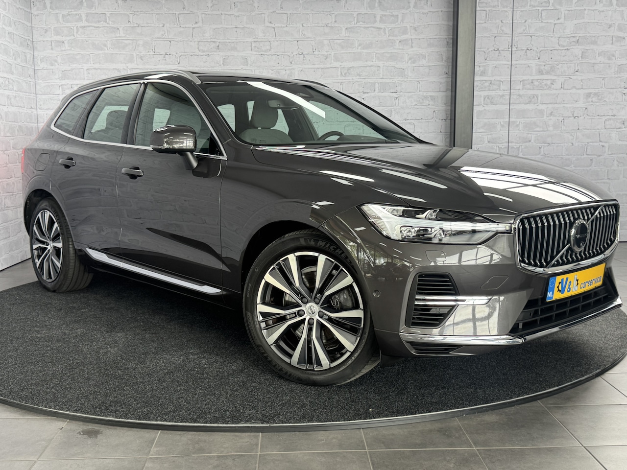Volvo XC60 - T6 Recharge Inscription Luchtvering Pano 360camera H/K HUD Pilot Assist - AutoWereld.nl