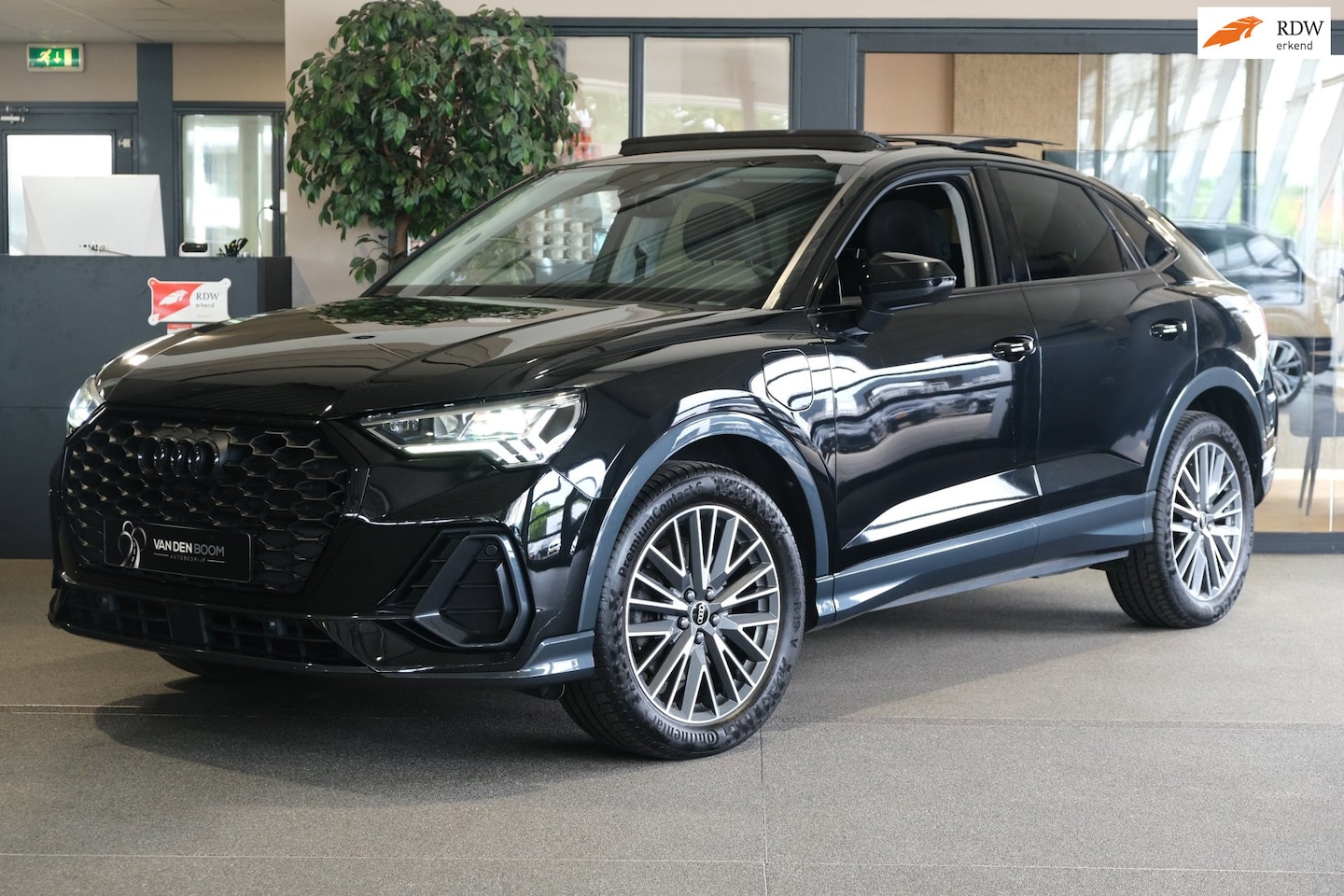 Audi Q3 Sportback - 45 TFSI e S-line 245PK Pano Matrix Led Cam Navi Trekhaak Virtual - AutoWereld.nl