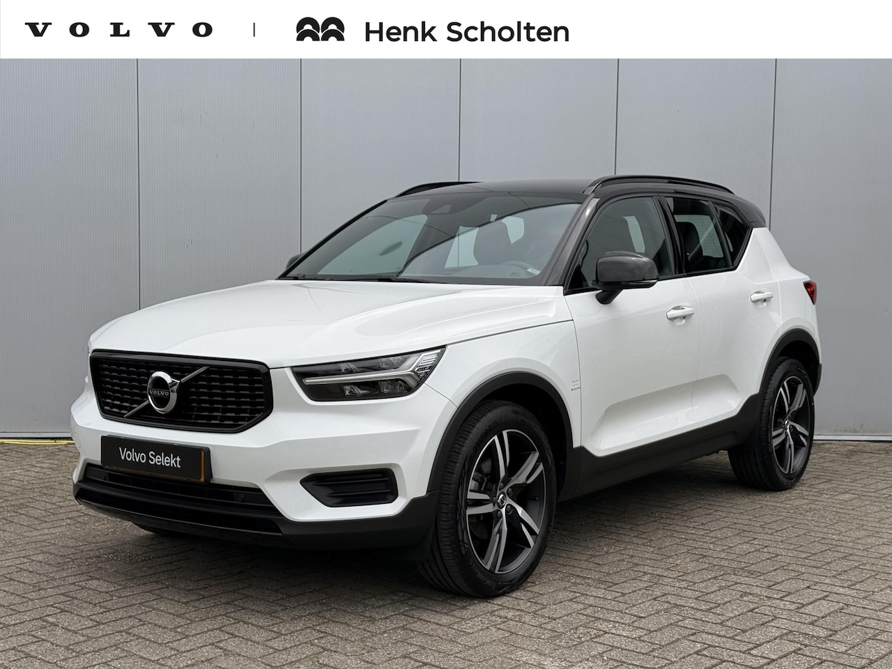 Volvo XC40 - T2 AUT8 129PK R-Design | Lederen bekleding | Stoel- & Stuurwielverwarming | Adaptieve Crui - AutoWereld.nl