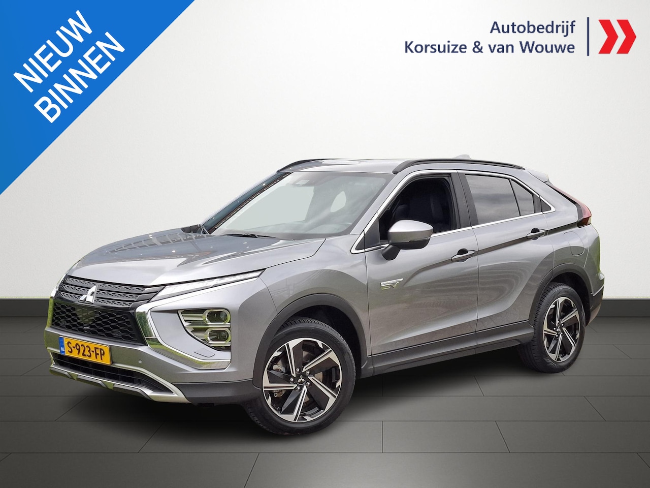 Mitsubishi Eclipse Cross - 2.4 PHEV Intense+ Carplay & Android auto | Camera | Stoelverwarming - AutoWereld.nl