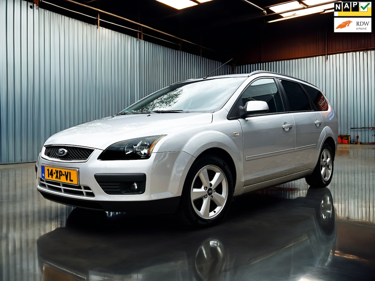 Ford Focus Wagon - 1.8-16V Ambiente Flexifuel Airco_PDC_Airco_Cruise_Stoelverw - AutoWereld.nl