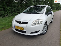 Toyota Auris - 1.3 Access 155.000km