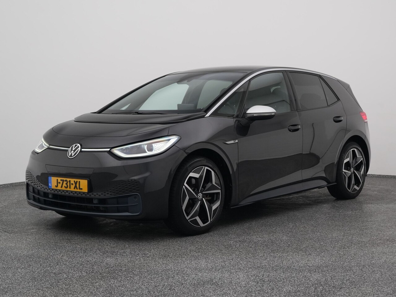 Volkswagen ID.3 - First Plus 58 kWh | CAMERA | ADAPTIVE | STOEL- EN STUURVERW. - AutoWereld.nl