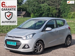 Hyundai i10 - 1.2i FIFA WORLD CUP EDITION|AIRCO STOEL+STUUR VERWARM