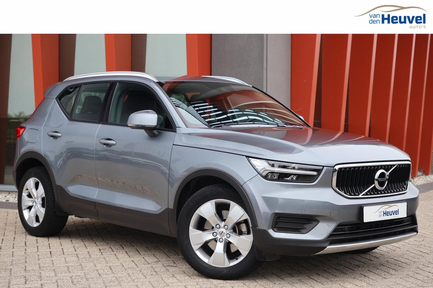 Volvo XC40 - T4 Momentum | Trekhaak | Leder | Parkeercamera - AutoWereld.nl
