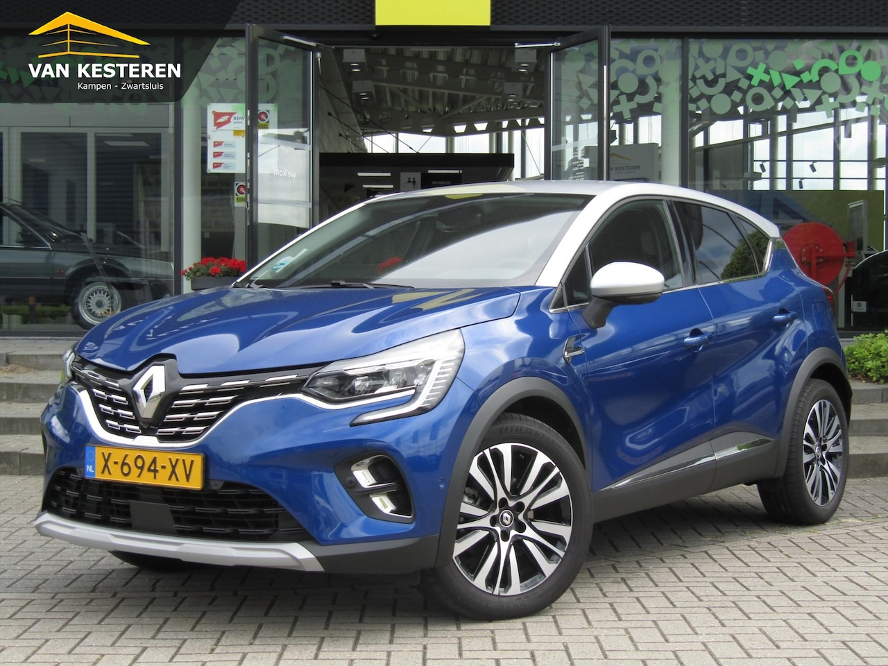 Renault Captur - E-Tech Hybrid 145pk Aut Iconic / Trekhaak / 360 Camera / Vol Leder / 1e eigenaar / Complee - AutoWereld.nl