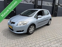 Toyota Auris - 1.4-16V Terra