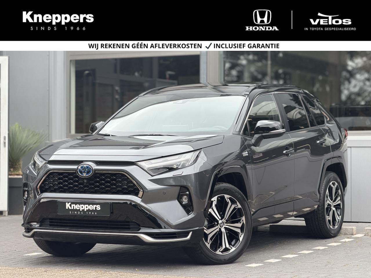 Toyota RAV4 - 2.5 Hybrid AWD Bi-Tone | GEEN AFLEVERKOSTEN |  Schuif-/kanteldak, Head-up display, Rondomz - AutoWereld.nl