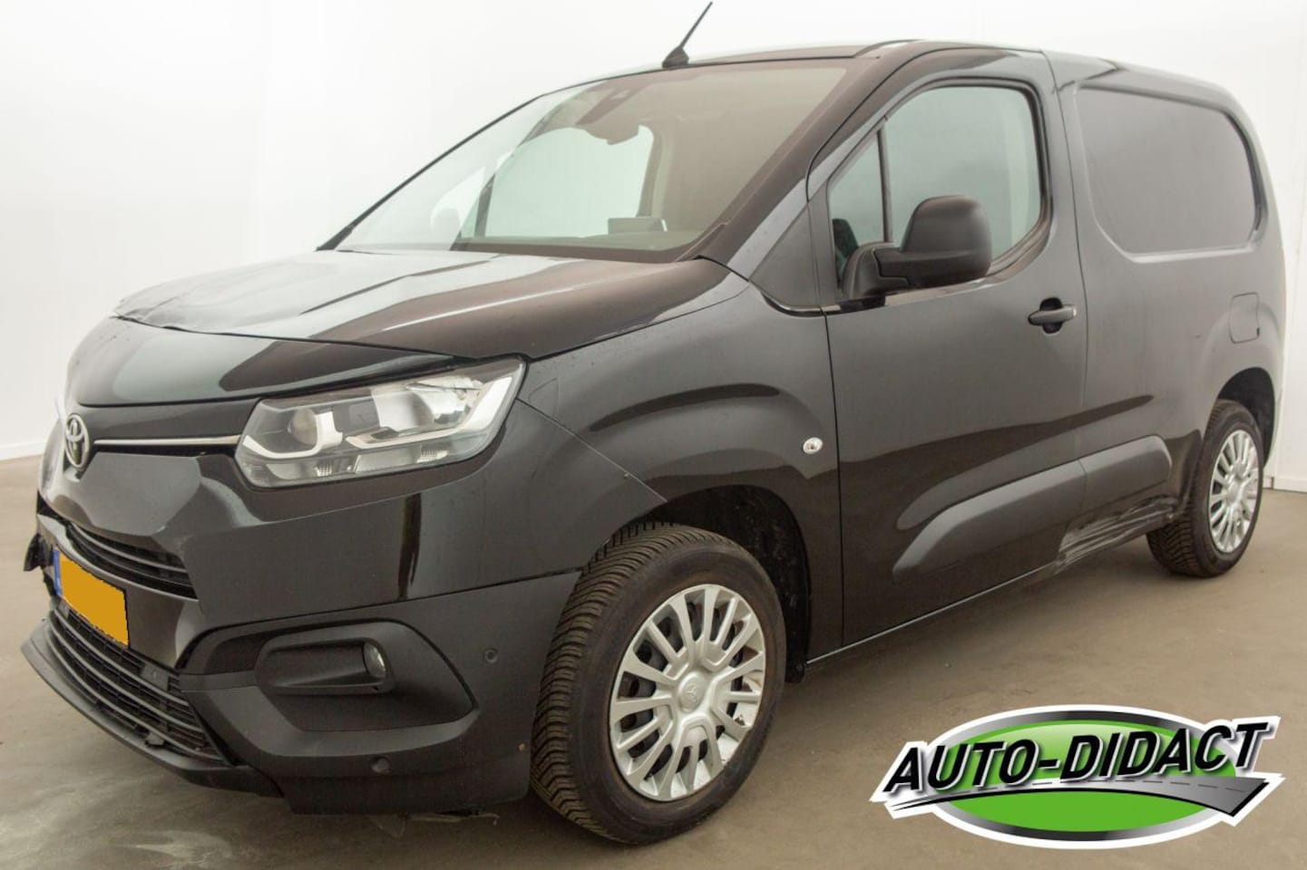Toyota ProAce - 1.5 100.953 km Navi Camera Airco D-4D Professional - AutoWereld.nl