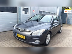 Hyundai i30 - 2.0i Style-Leder-Clima-Cruise-Trekhaak-New APK