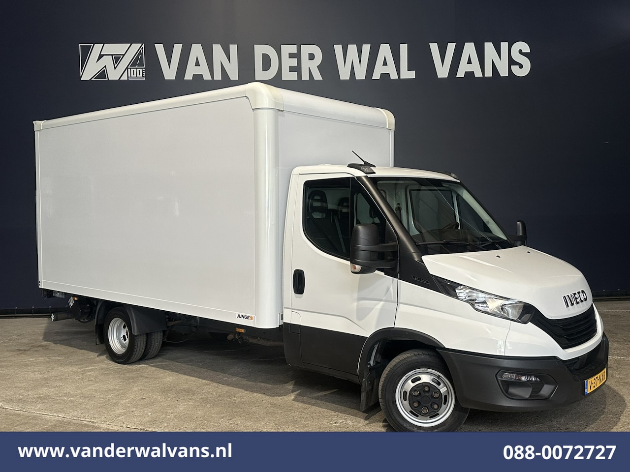 Iveco Daily - 35C16H 157pk Dubbel Lucht Bakwagen 4.35m lang Laadklep Euro6 Airco | 980kg laadvermogen Bi - AutoWereld.nl