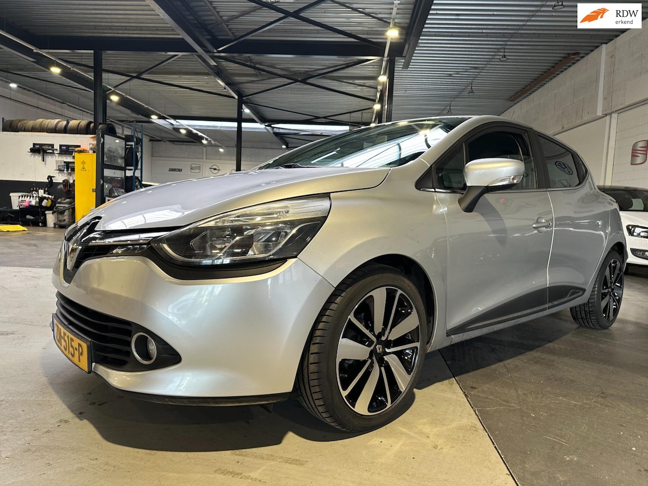 Renault Clio - 0.9 TCe Dynamique/Navi/Dealer onderhouden/Keyless go/Apk nw - AutoWereld.nl