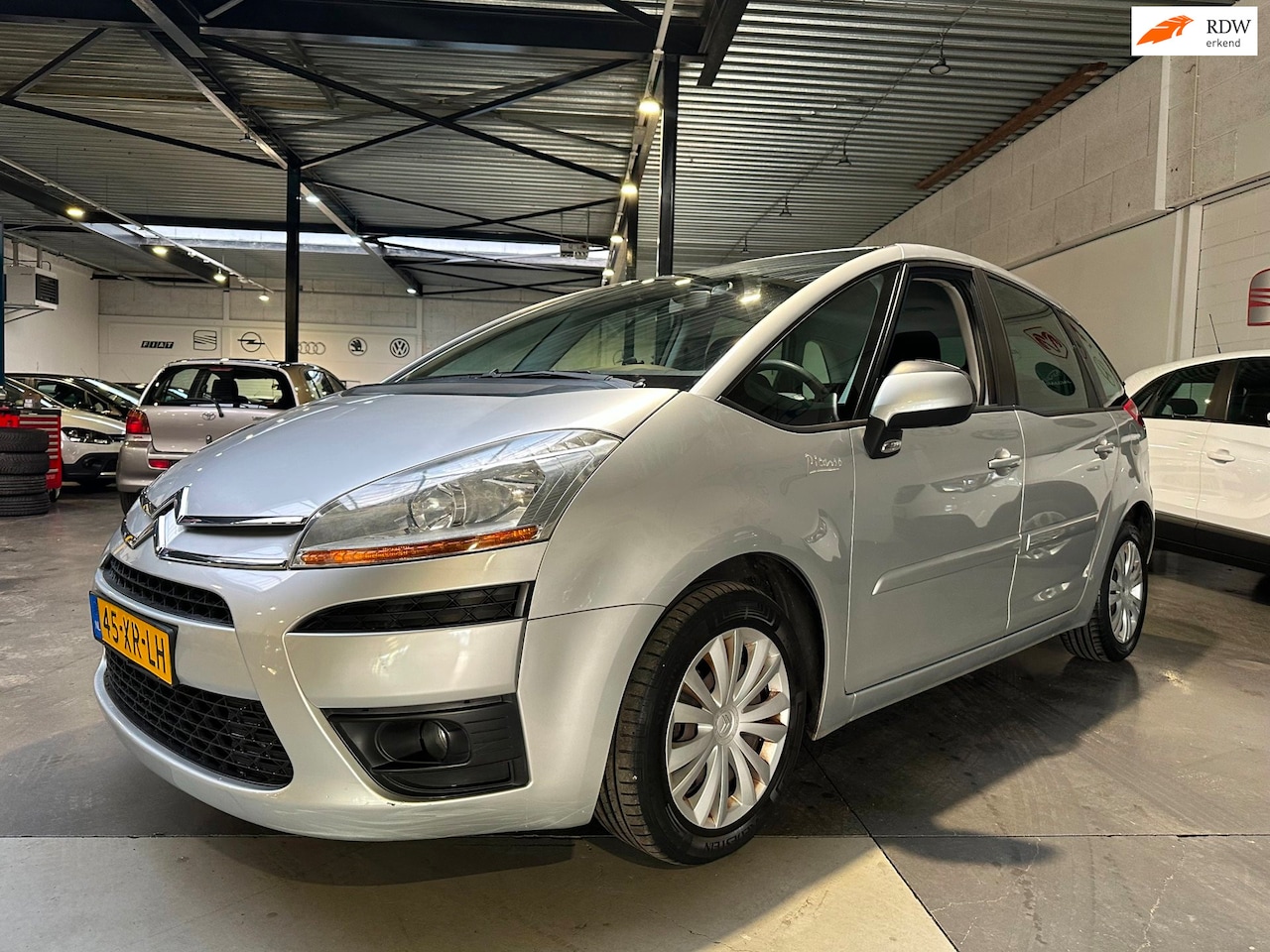 Citroën C4 Picasso - 1.8-16V Ambiance 5p./Dealer onderhouden/Apk nw bij aflevering - AutoWereld.nl