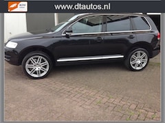 Volkswagen Touareg - 4.2 V8