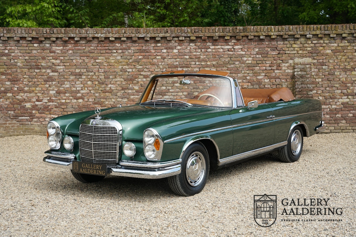 Mercedes-Benz 220 - SE W111 Highly original and fastidiously well-preserved example, Once newly painted and re - AutoWereld.nl