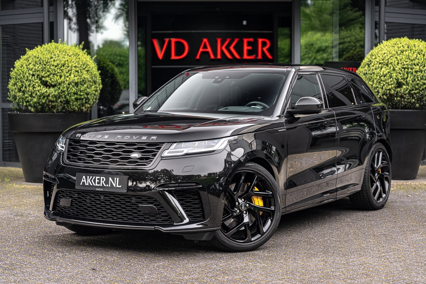 Land Rover Range Rover Velar - LANDROVER P550 5.0-V8 SV Autobiography Dynamic | Massage | Carbon | Head-up | 22 Inch - AutoWereld.nl