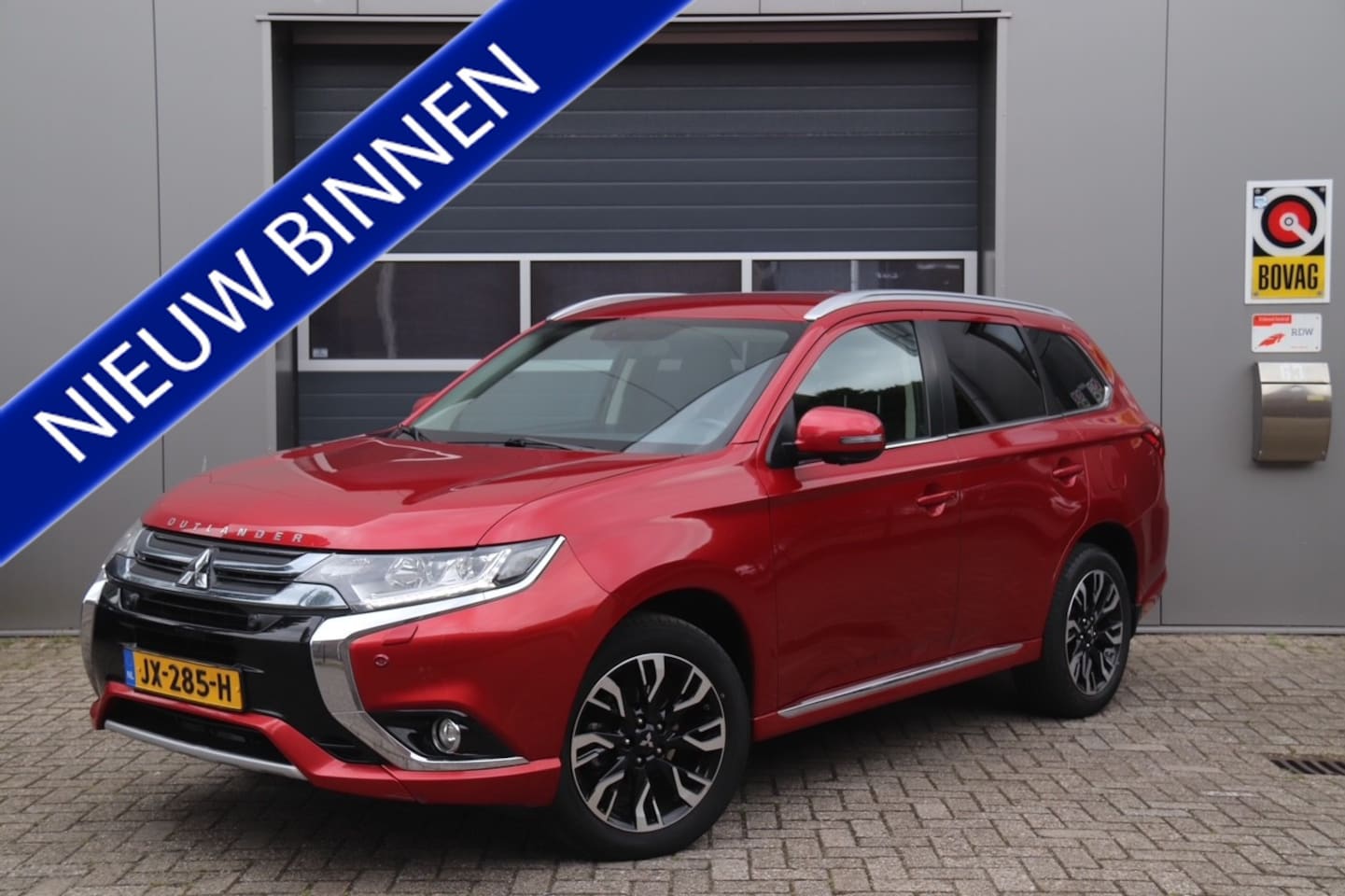 Mitsubishi Outlander - 2.0 PHEV instyle 2.0 PHEV instyle, Stoel & Stuurverwarmd, Camera, Trekhaak - AutoWereld.nl