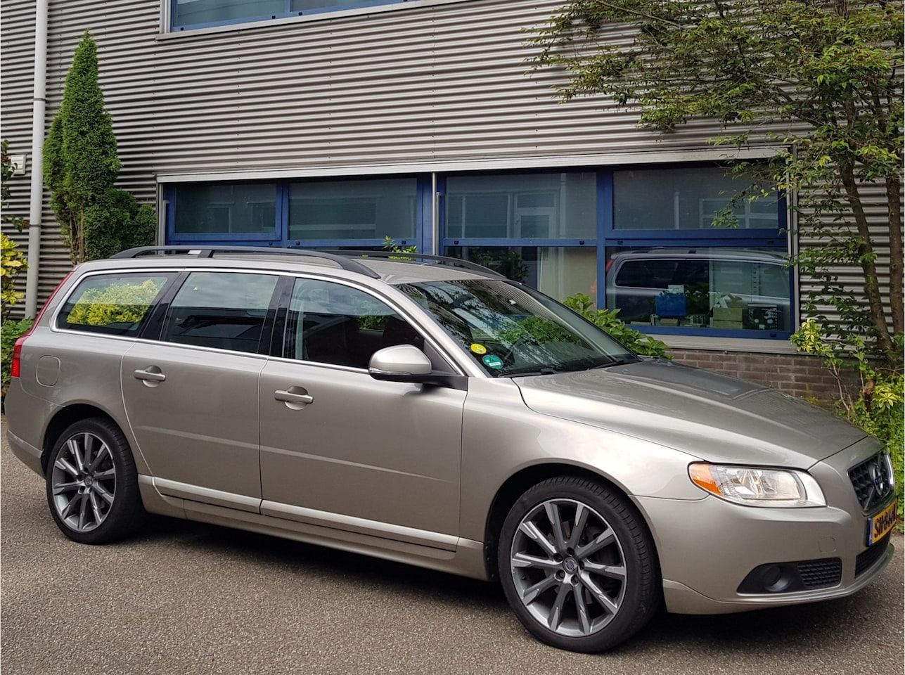 Volvo V70 - D3 5-Cil Navi Trekhaak 18"Vlg BlueTooth - AutoWereld.nl