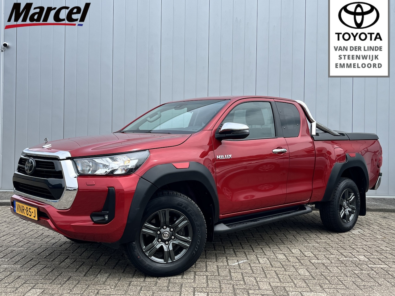 Toyota HiLux - 2.4 D-4D Xtra Cab Professional Automaat Trekhaak 1e Eigenaar Dealer onderhouden - AutoWereld.nl