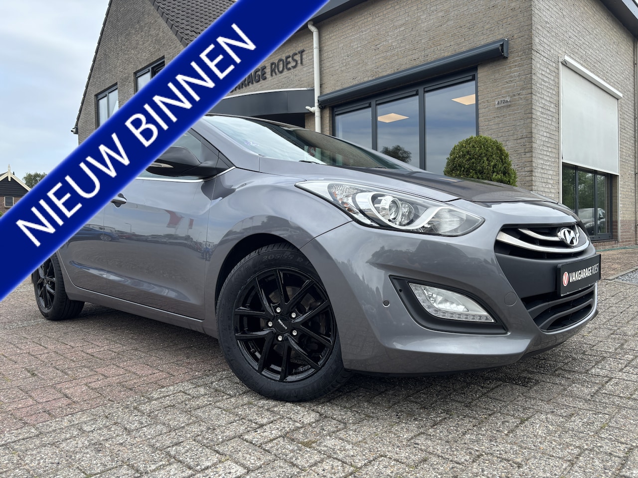 Hyundai i30 - 5DRS 1.6 GDI Go! Plus Parkeersensors / Navigatie / Camera - AutoWereld.nl
