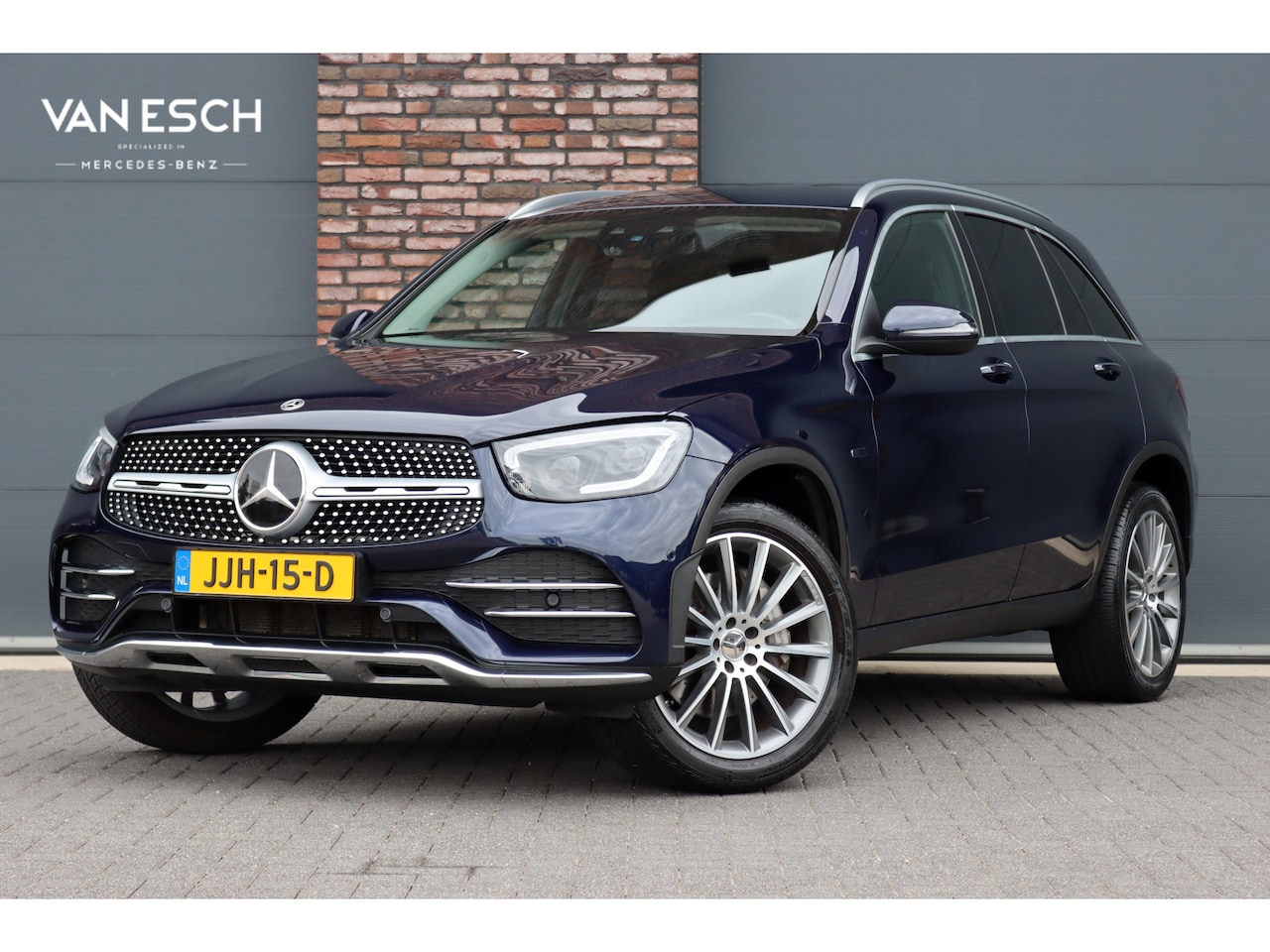 Mercedes-Benz GLC-klasse - 300e 4MATIC AMG Line | Distronic+ | Memory | Trekhaak | HUD | Verwarmd Stuurwiel | Leder | - AutoWereld.nl