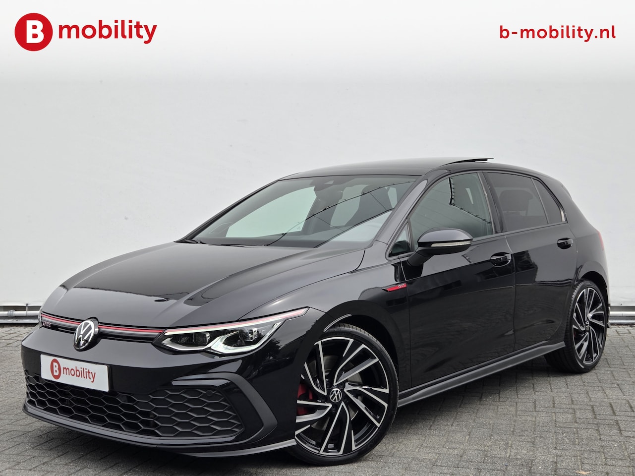 Volkswagen Golf - 2.0 TSI GTI IQ-Light Panoramadak Harman/Kardon 56.000KM! | Adaptive Cruise Control | Stoel - AutoWereld.nl