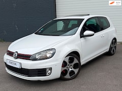 Volkswagen Golf - 2.0 GTI DSG/PANORAMADAK/STOELVERWARMING/CRUISE
