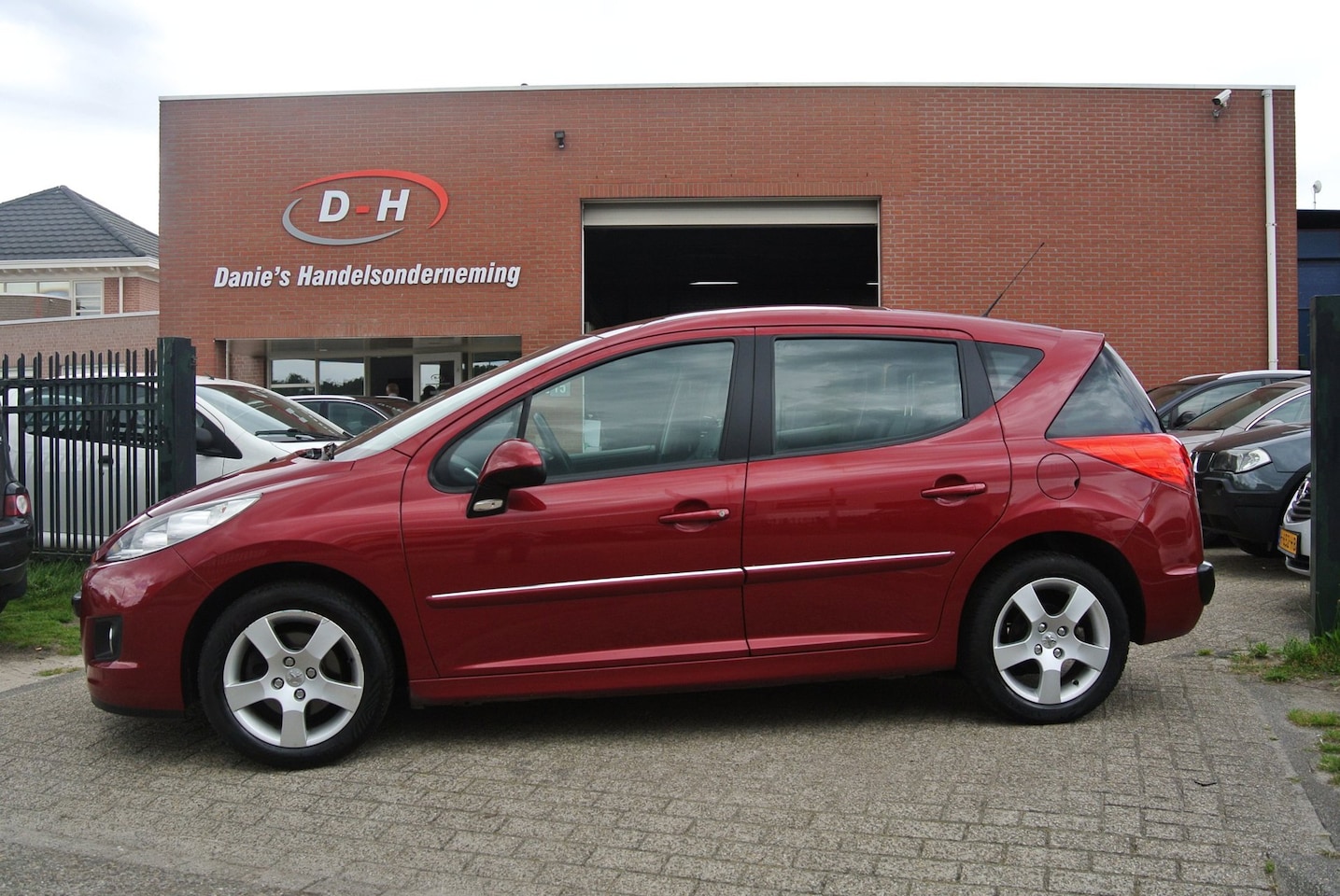 Peugeot 207 SW - 1.6 VTi XS airco leder automaat panoramadak inruil mogelijk nap - AutoWereld.nl