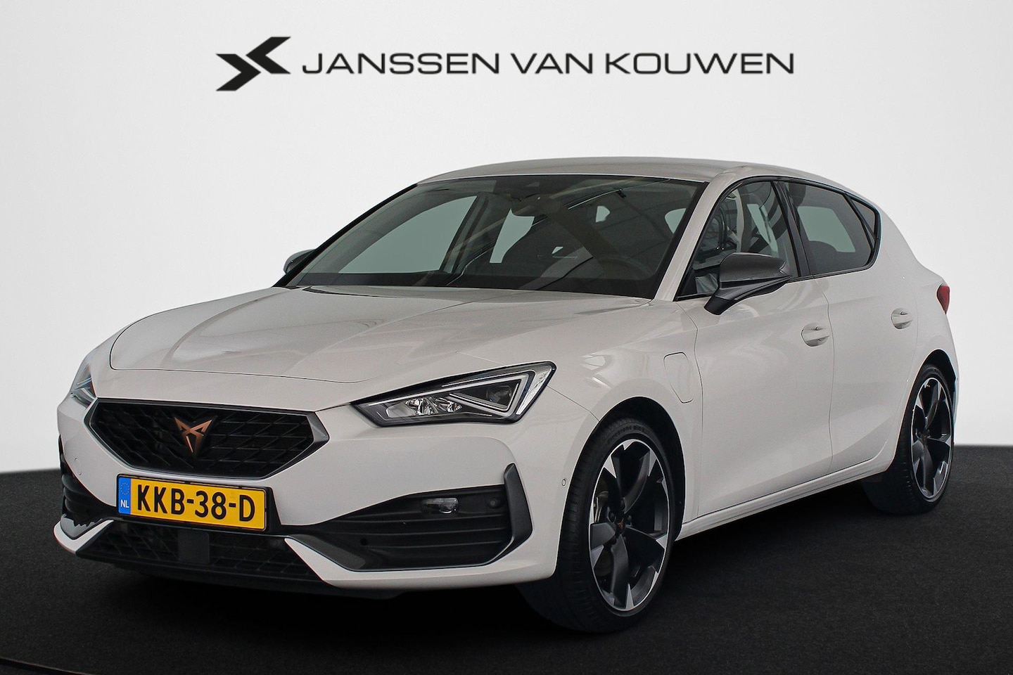 CUPRA Leon - 1.4 e-Hybrid Business Stoelverwarming Keyless Memory Camera Apple CarPlay - AutoWereld.nl