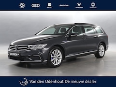 Volkswagen Passat Variant - 1.4 TSI 204pk PHEV GTE Business DSG / Navigatie / Stoelverwarming / Camera