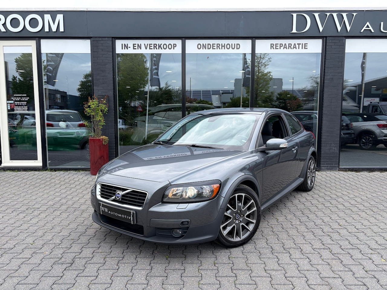 Volvo C30 - 2.4i Momentum 2.4i Momentum, Cruise control - AutoWereld.nl