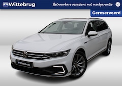 Volkswagen Passat Variant - 1.4 TSI PHEV 218pk GTE DSG Automaat / Panorama dak / LM 18 inch / IQ LED Matrix / 360 Came