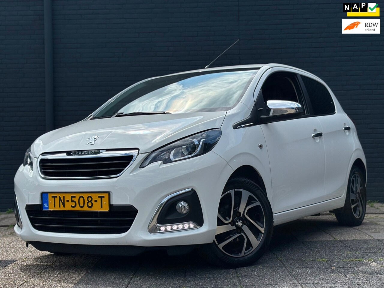 Peugeot 108 - 1.0 e-VTi Allure | Camera | Bluetooth | Touchscreen - AutoWereld.nl