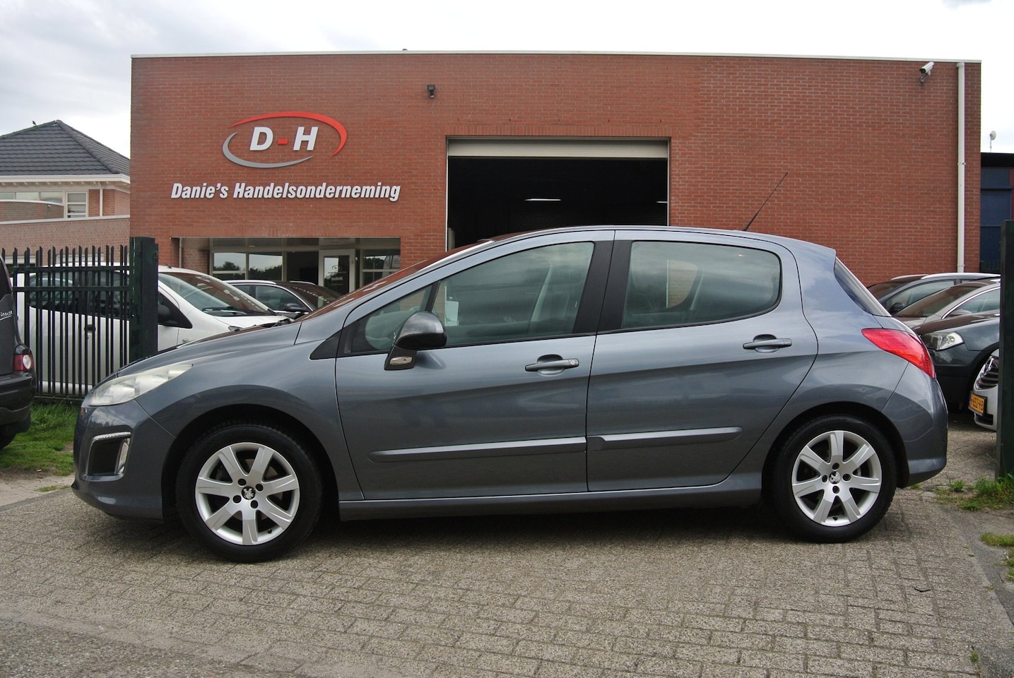 Peugeot 308 - 1.6 VTi Première airco panoramadak apk 03-02-2027 inruil mogelijk nap - AutoWereld.nl