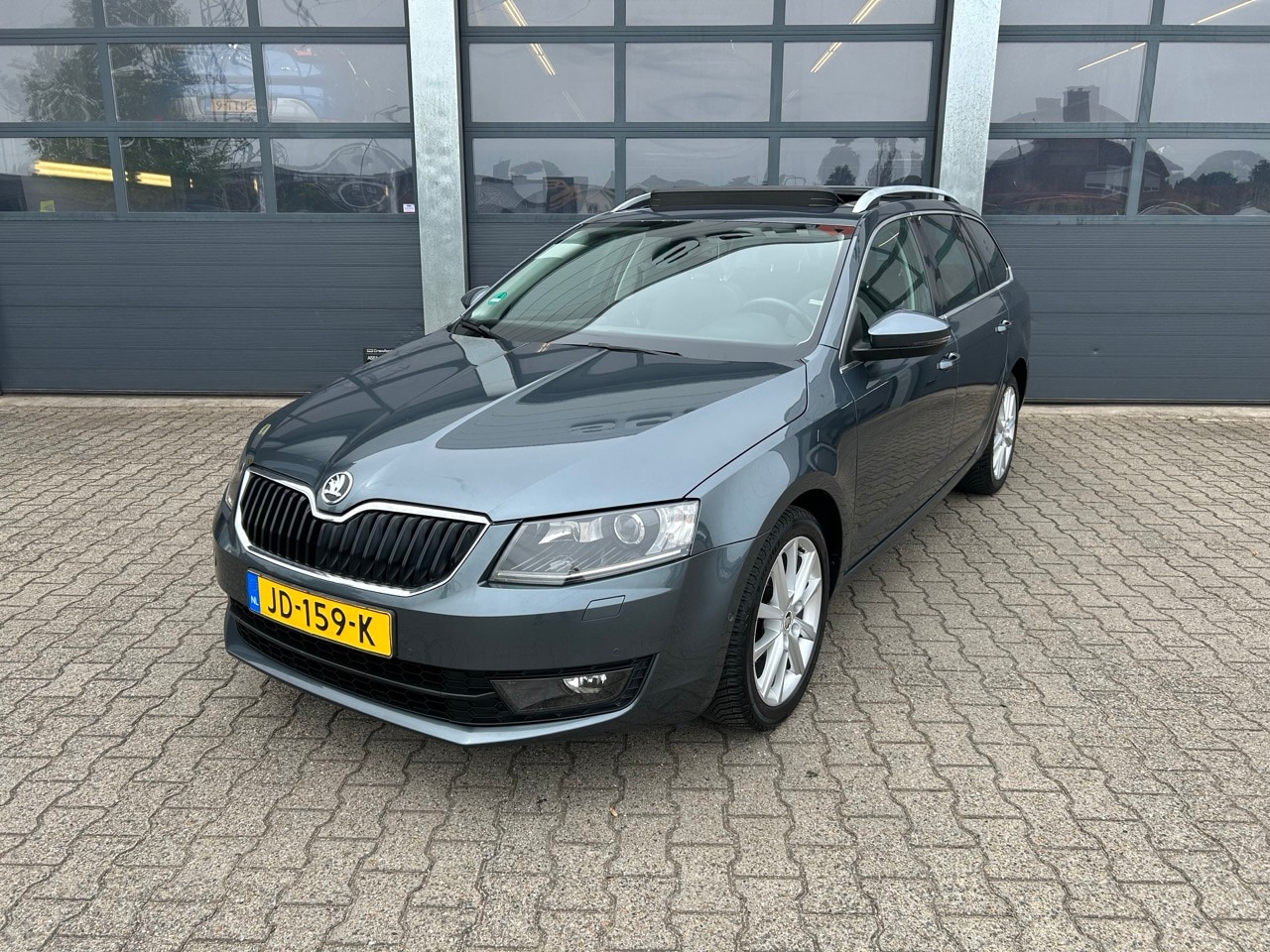 Skoda Octavia Combi - 1.2 TSI Greentech Style Businessline 1.2 TSI 110pk Greentech Style Businessline - AutoWereld.nl