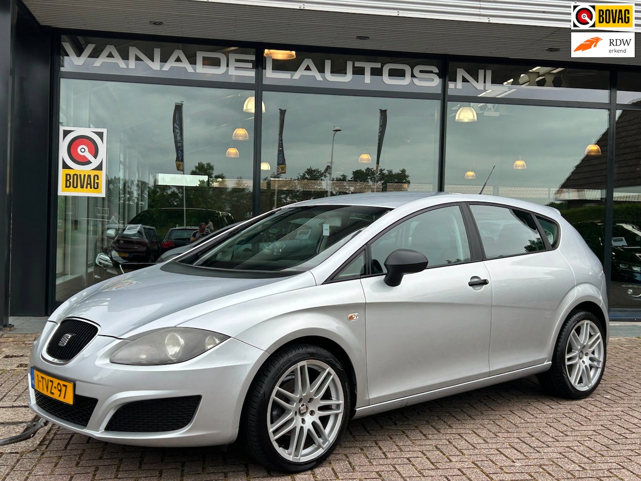SEAT Leon - 1.4 5Drs Airco 18" LM-Velgen Nieuwe APK! - AutoWereld.nl