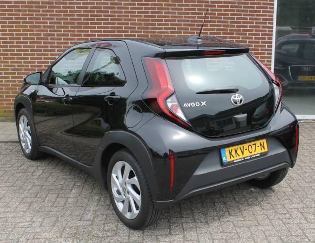 Toyota Aygo X - 1.0 VVT-i MT play 1.0 VVT-i MT 72pk Play