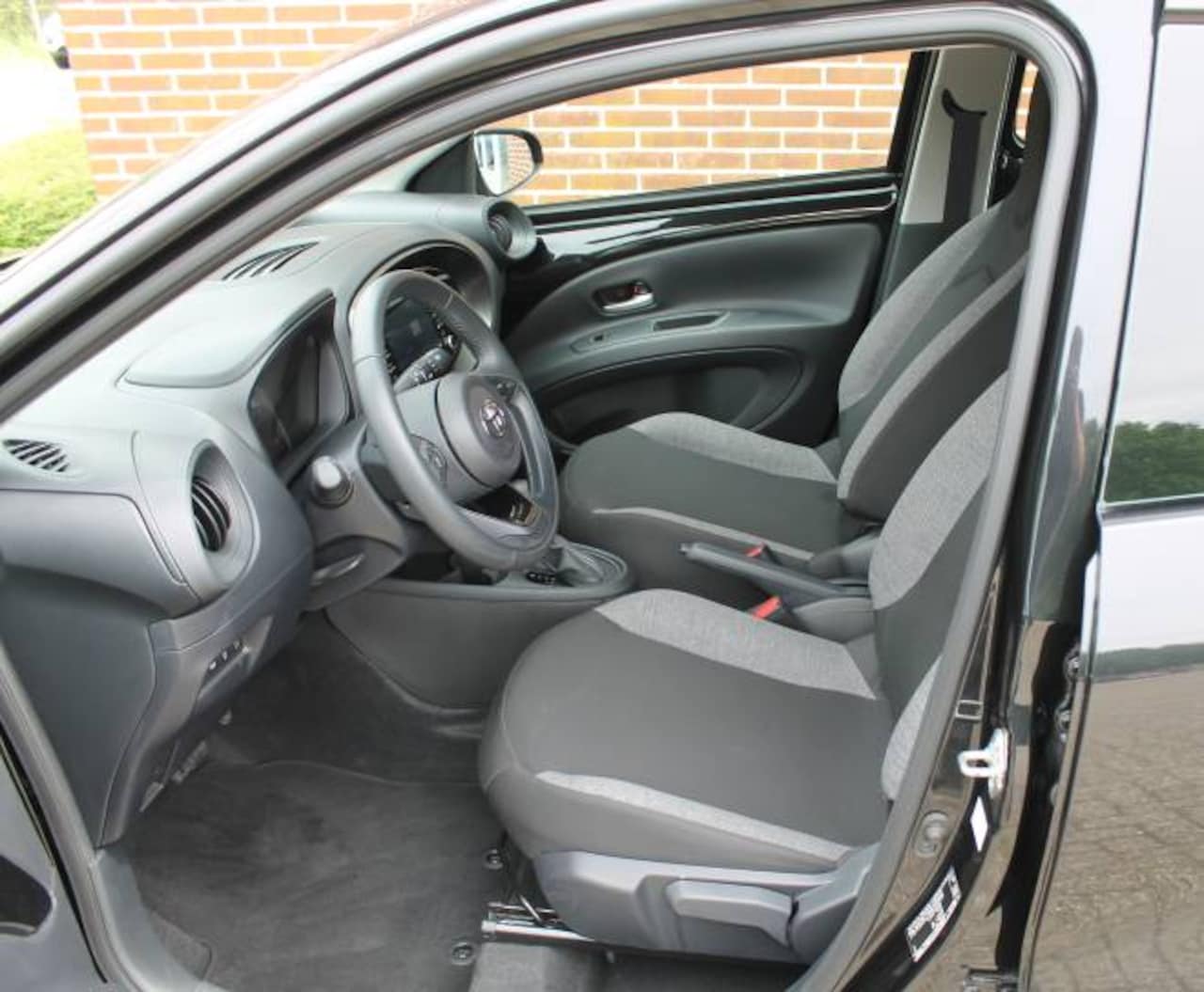 Toyota Aygo X - 1.0 VVT-i MT play 1.0 VVT-i MT 72pk Play